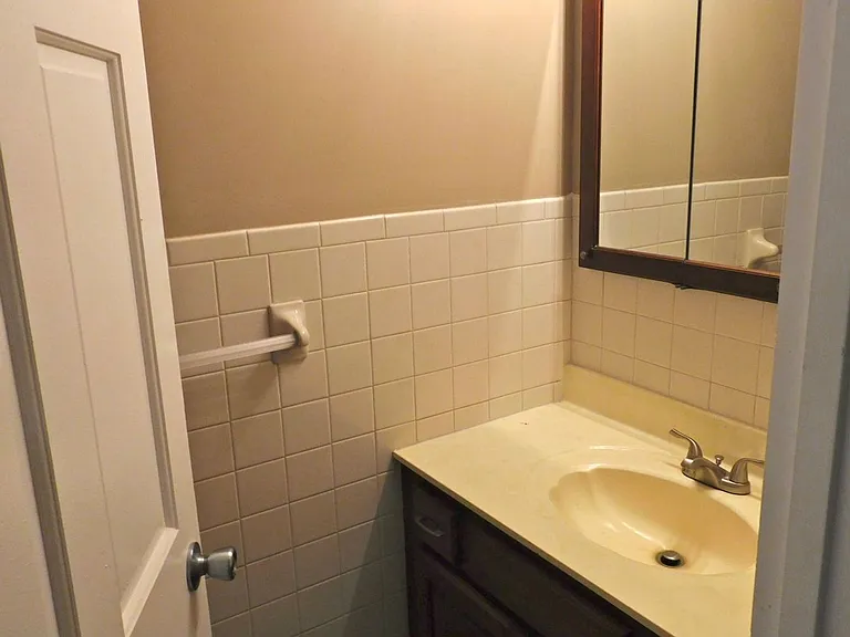 7608 Kyles Station Rd — Photo 12