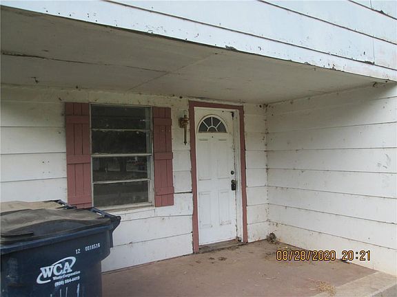 2nd image of 132 W Gros Ventre St