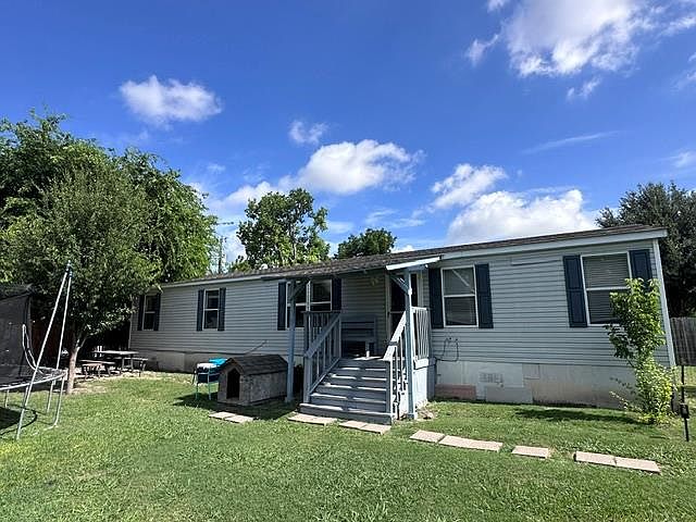 1st image of 106 Ramirez St