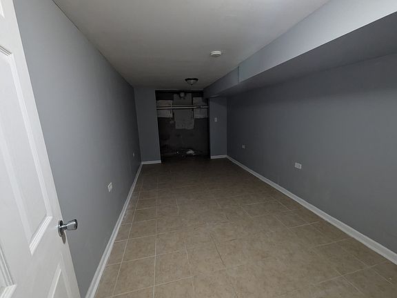 4th image of 4419 S Leclaire Ave