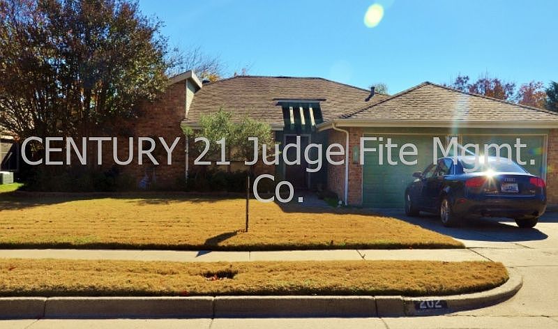1st image of 202 Country Ln