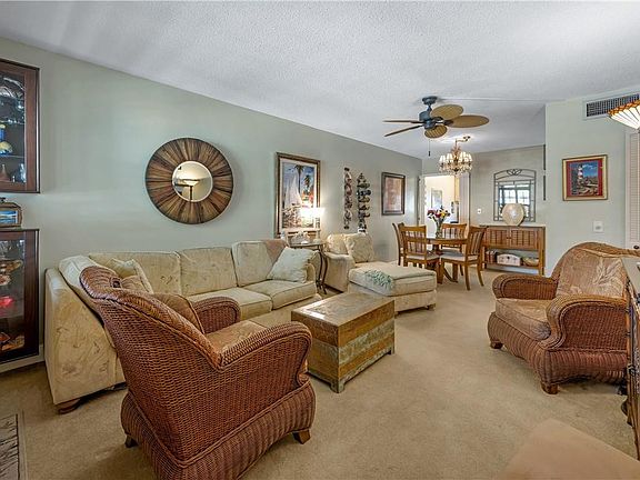 4th image of 1900 NE 8th Court #206