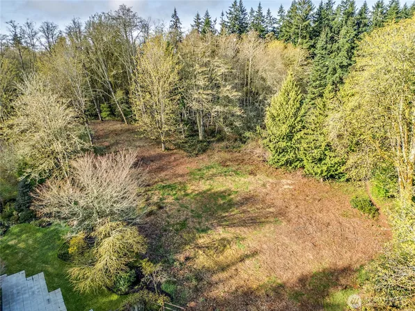 9811 NE Rose Trail Lane, Bainbridge Island, WA 98110