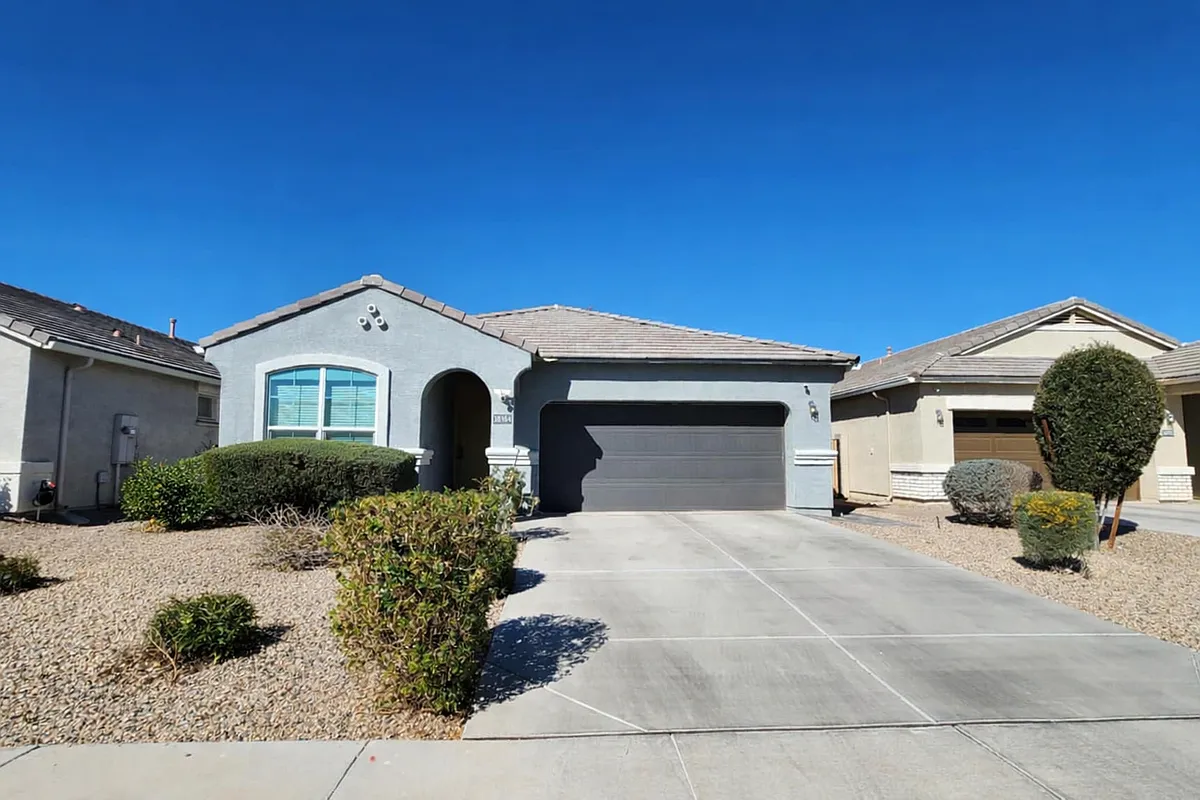 3 bed, 2.0 bath, 1593 sqft, $1,800 — Photo 1
