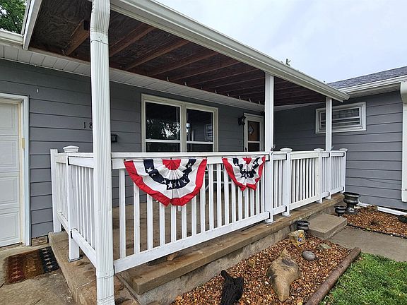 3rd image of 1827 Page Ave