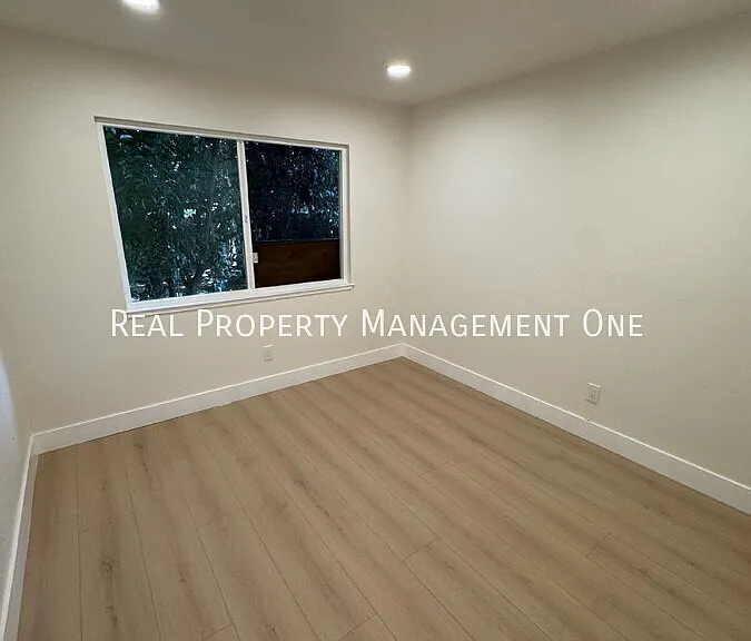 3818 Harbor St — Photo 12