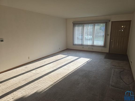 4th image of 2725 Oleander Ct