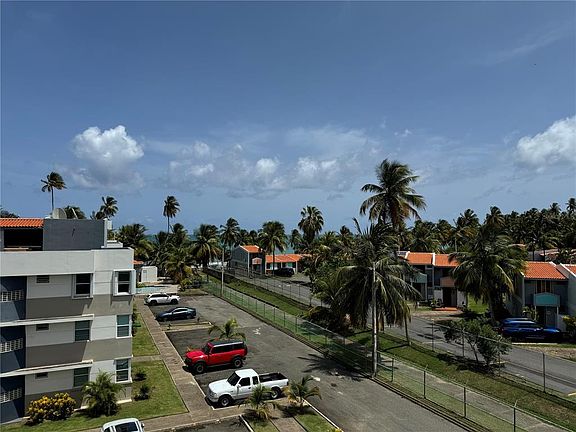 3rd image of 4PHA Arroyo Beach Resort #4