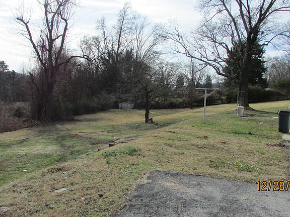 5th image of 612 Peachtree Ln