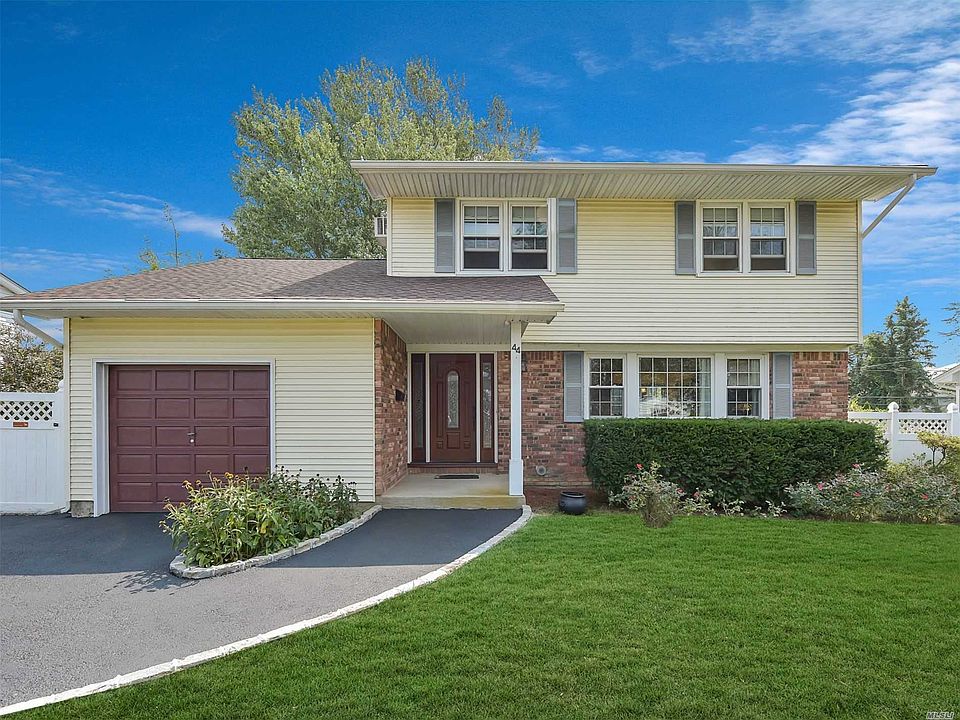 1st image of 44 Hofstra Dr