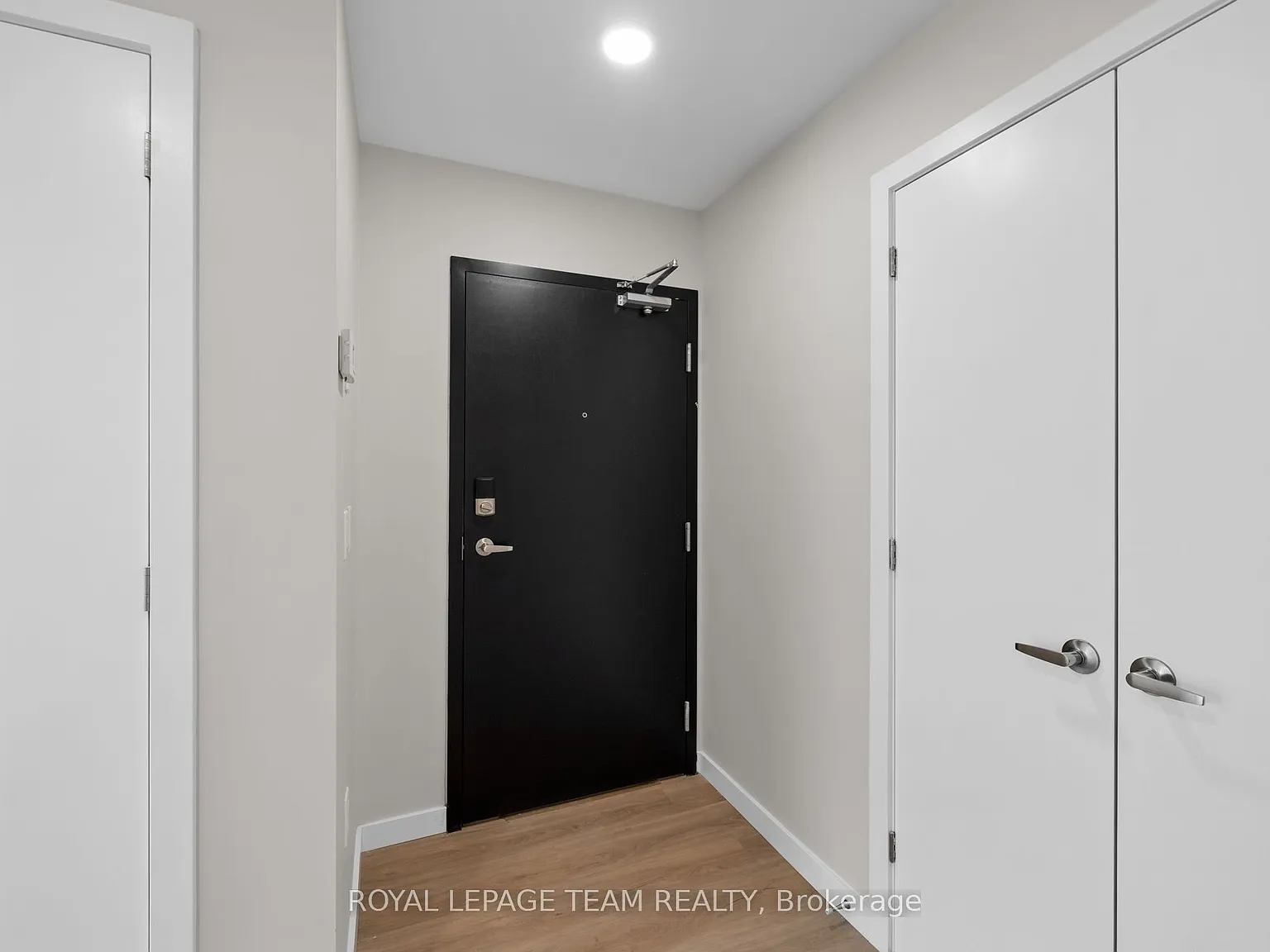 2 bed, $2,260 — Photo 3