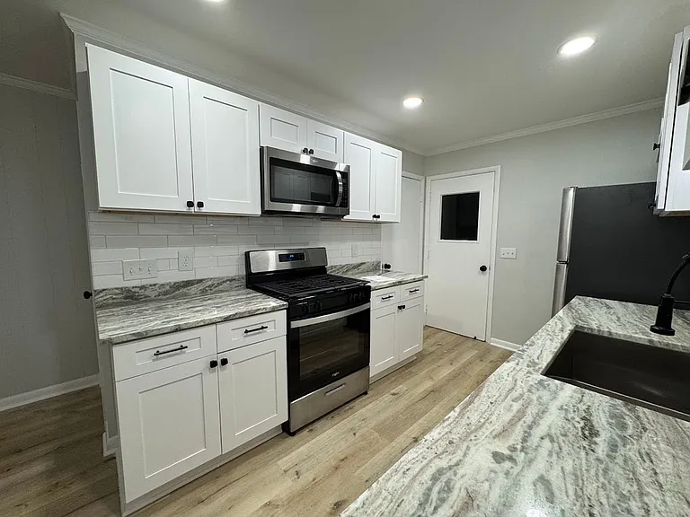 2205 Hathaway Dr — Photo 57