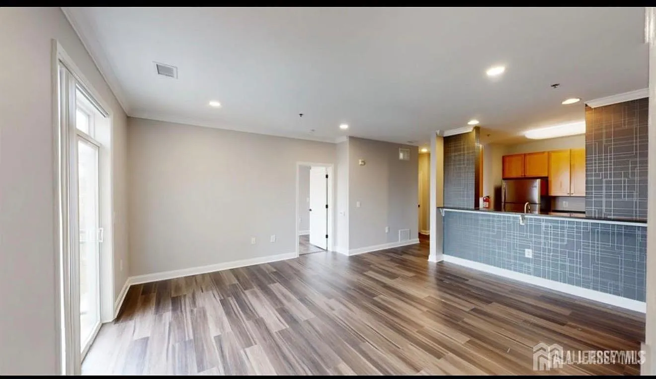 2 bed, 2.0 bath, $2,950 — Photo 3