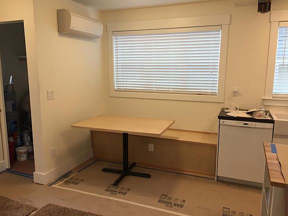 4th image of 6607 N Kerby Ave Unit B