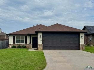 215 Sierra Vista Ln, Longview, TX 75605