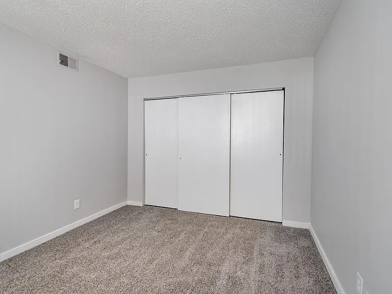 Bay Valley Harbor Apartments — Photo 27