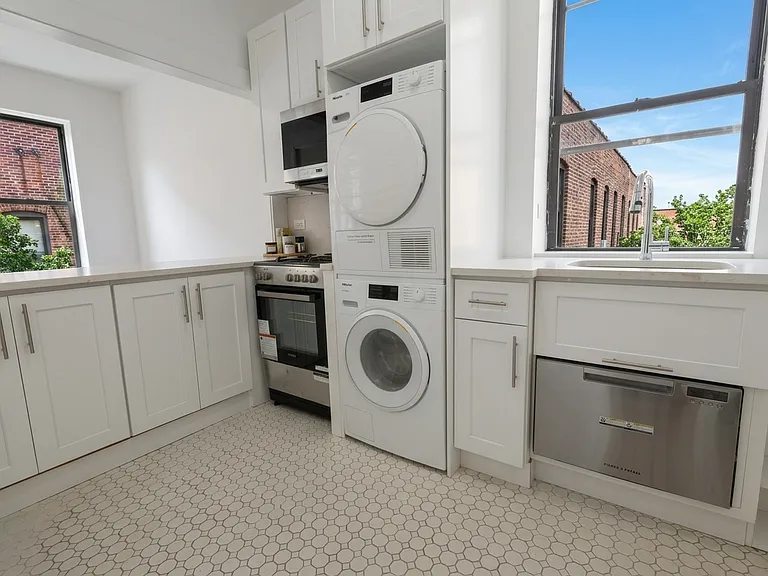 204 W 88th St #5R — Photo 5