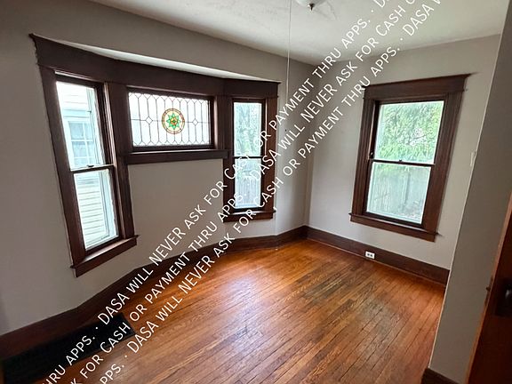 2nd image of 120 Anthony St