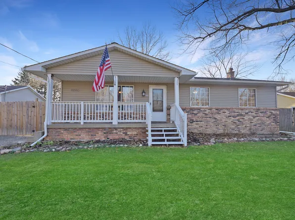 10065 Nimphie Rd, Fenton, MI 48430
