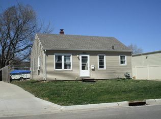 1913 Hawthorne Ave, Waterloo, IA 50702