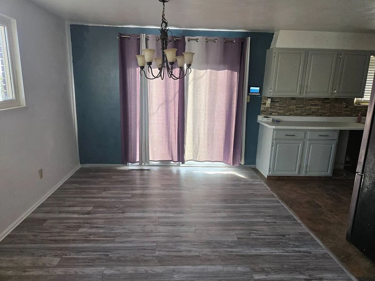 4 bed, 2332 sqft, $2,615 — Photo 2