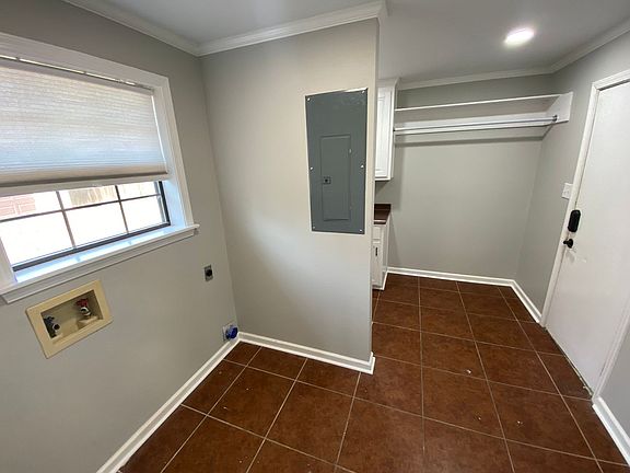 5th image of 1403 Doris Dr