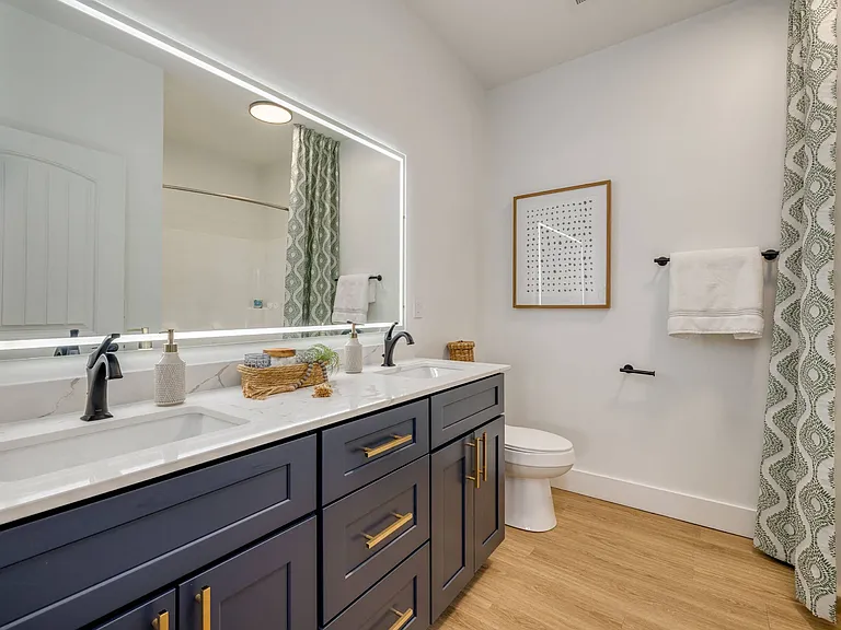 The Banks at Rivergate, Charlotte, NC, Bathroom