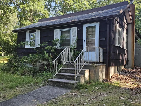 256 White Street, Howell, NJ 07731