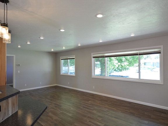 4th image of 2455 Morningstar Ln