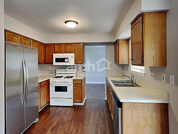 3rd image of 20934 W Bloomfield Dr