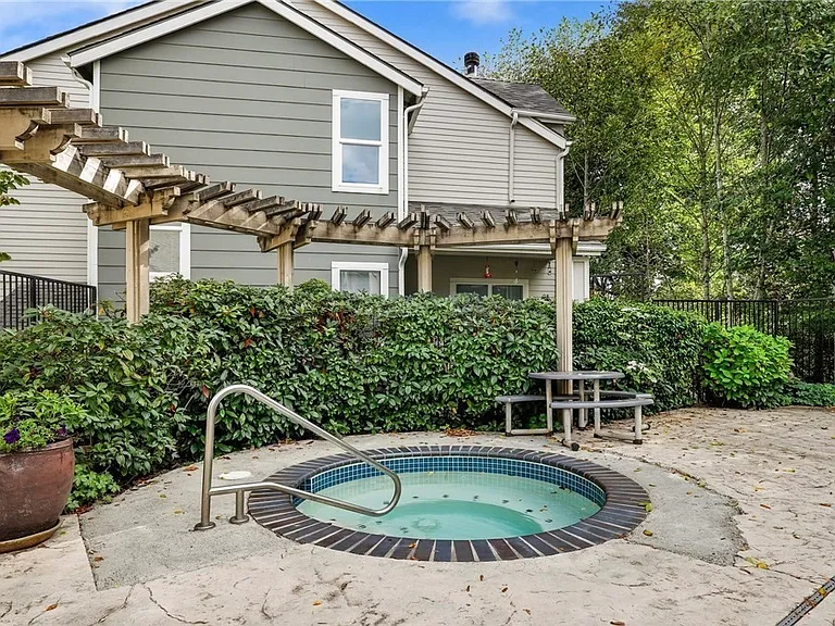 Outdoor spa/hot tub