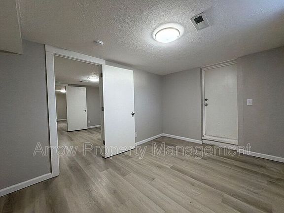 2nd image of 2442 Vine St APT 4
