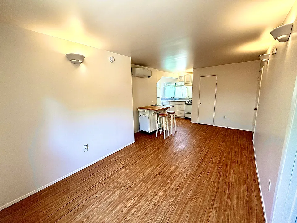 1816 Gillespie St #STUDIO