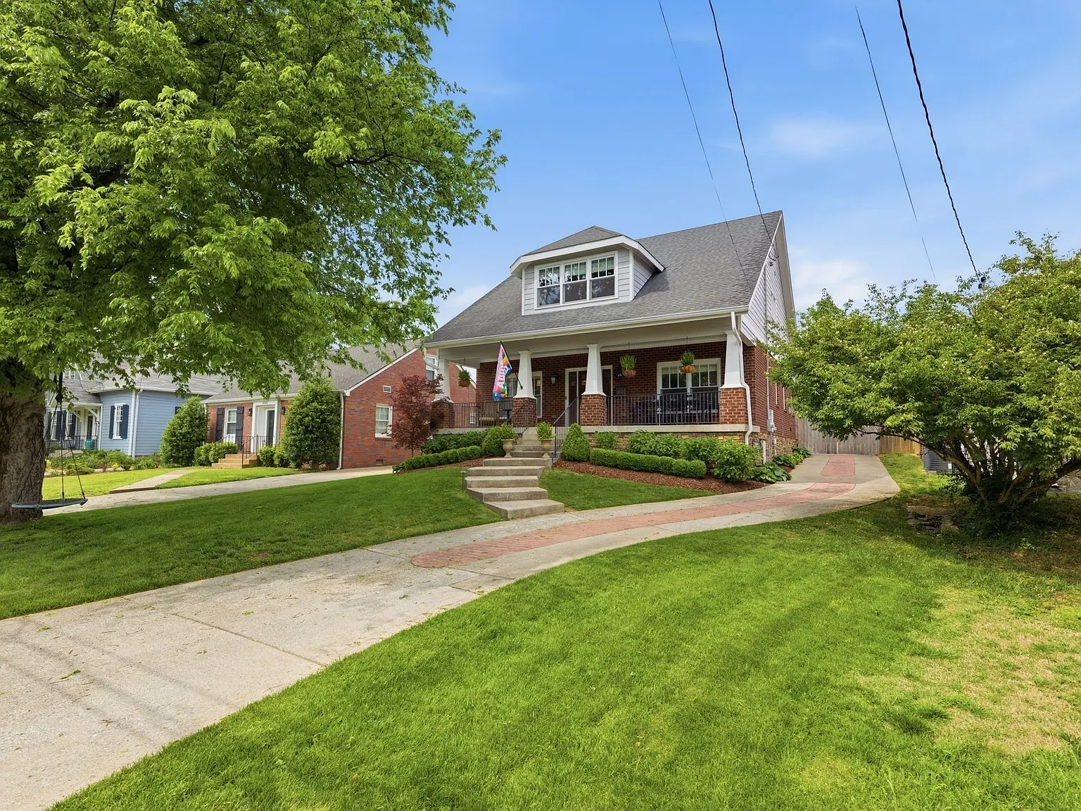 5 bed, 2.5 bath, 2844 sqft, $6,250 — Photo 3
