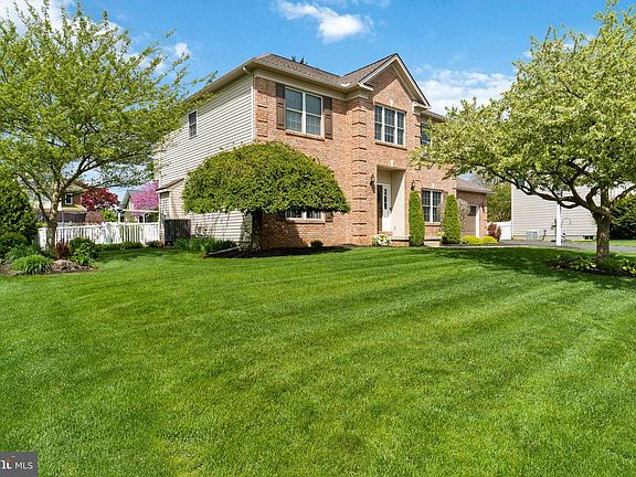 2nd image of 174 Chesterfield Dr