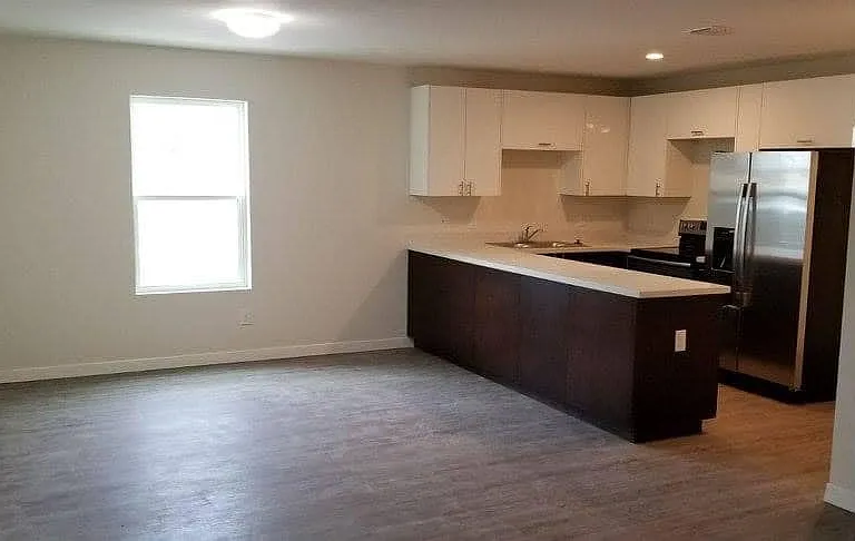 200 S Alex Ave #A1 — Photo 7