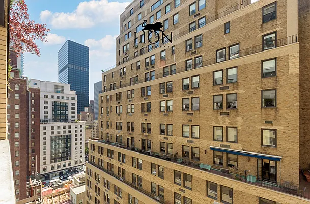 Rented by The Lion Real Estate | media 16