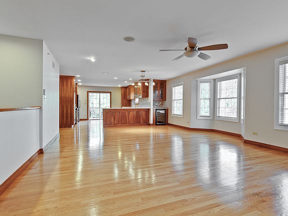 2nd image of 1525 Queen Ann Ln