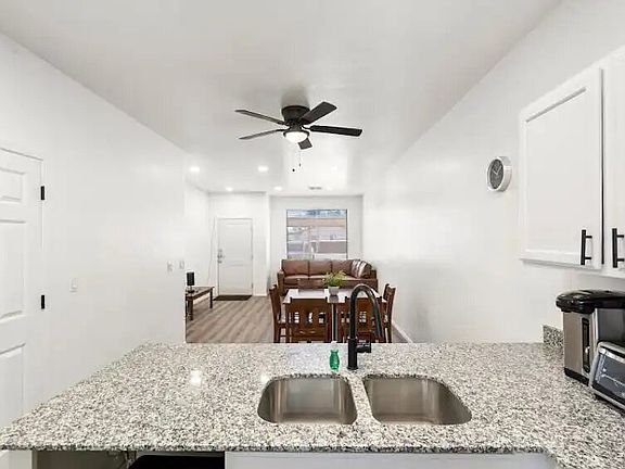 3rd image of 601 N Cameron Ave #3-9
