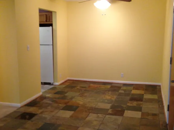 4026 Poplar Level Rd APT 8, Louisville, KY 40213
