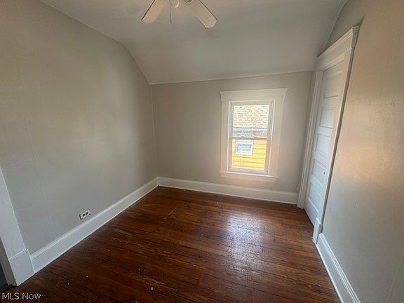 3rd image of 3543 W 48th St