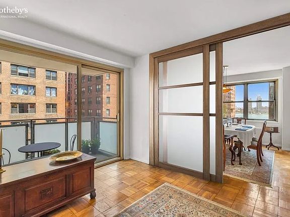 4th image of 300 E 40th St APT 7C