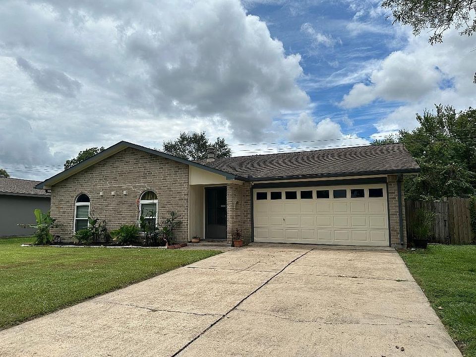 1st image of 18147 Tall Cypress Dr