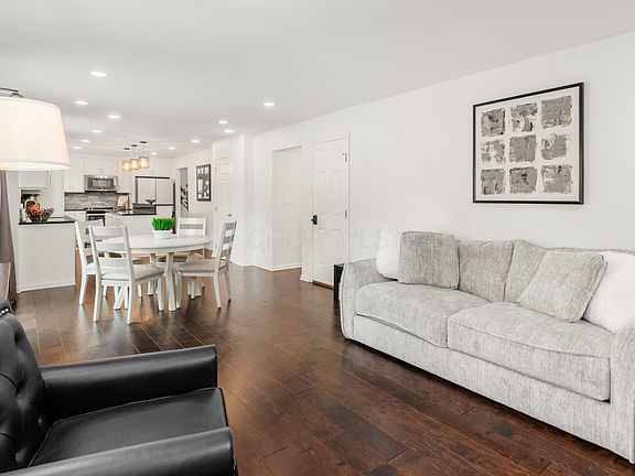 4th image of 2472 Dunstan Dr