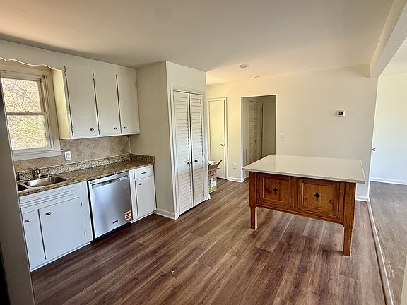 5th image of 638 Hicks Rd