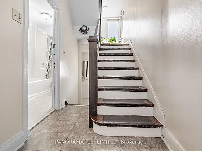 8 33rd St #4 — Photo 4