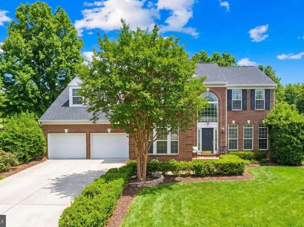 6 Newbury Dr, Stafford, VA 22556