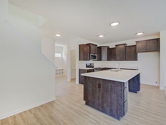 5th image of 1278 Hanging Rock Dr