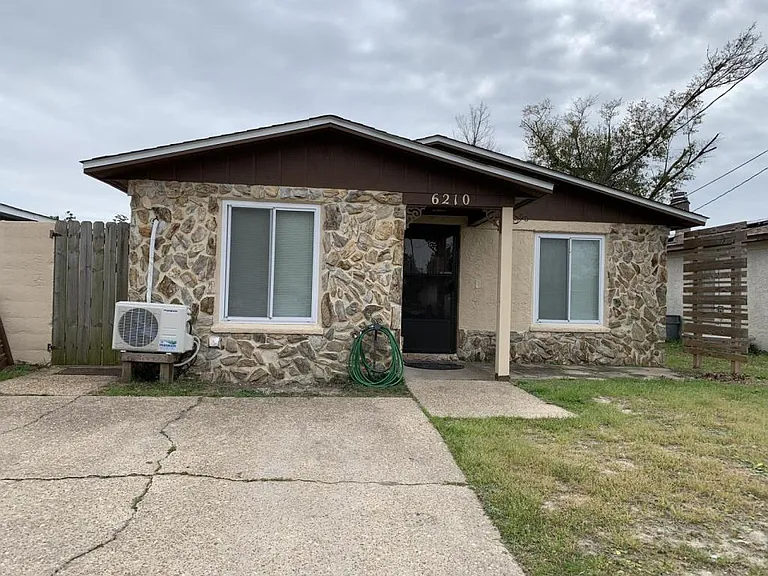 6210 Pridgen St — Photo 5