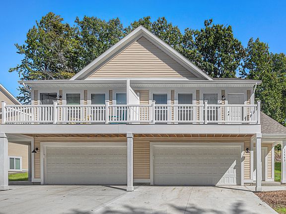 3rd image of 17543 Beechwood Ln